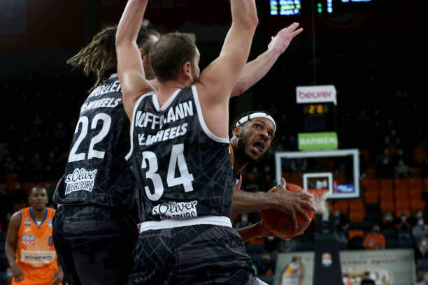 还有卡尔 还有卡尔